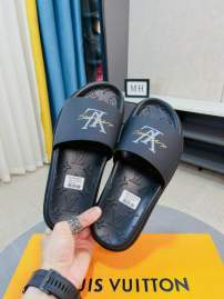 Picture of Louis Vuitton Slippers _SKULVsz38-44mnf06081268